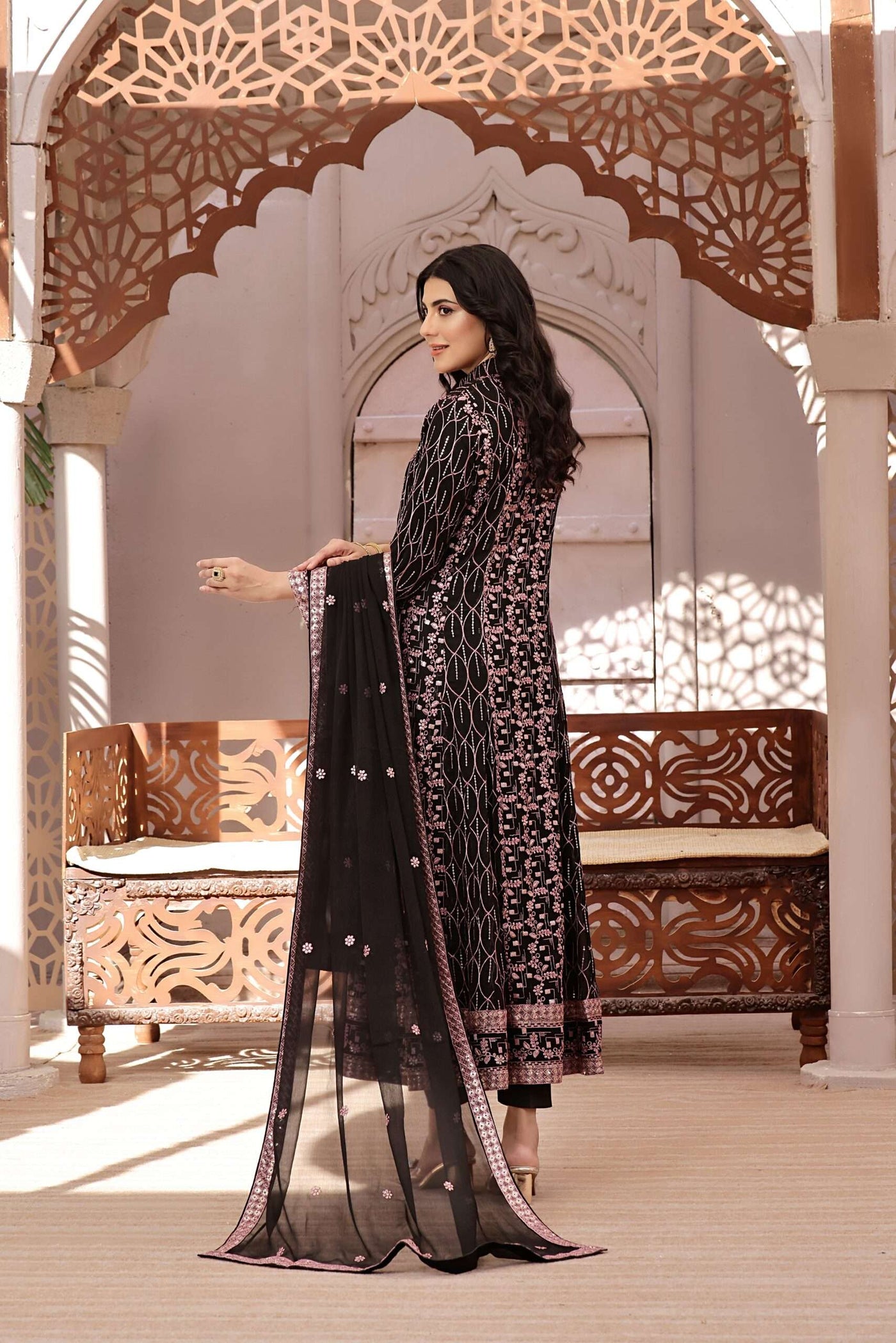 Bahar-Black
